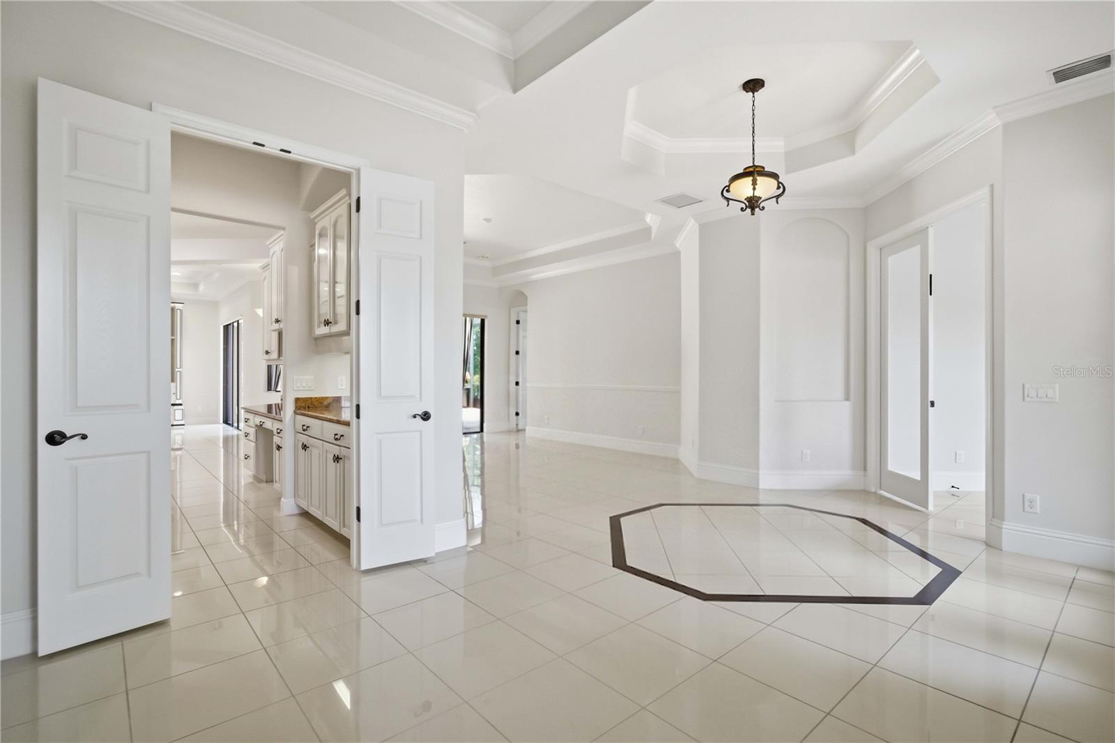 8057 Rio Bella Pl Property Photo 11