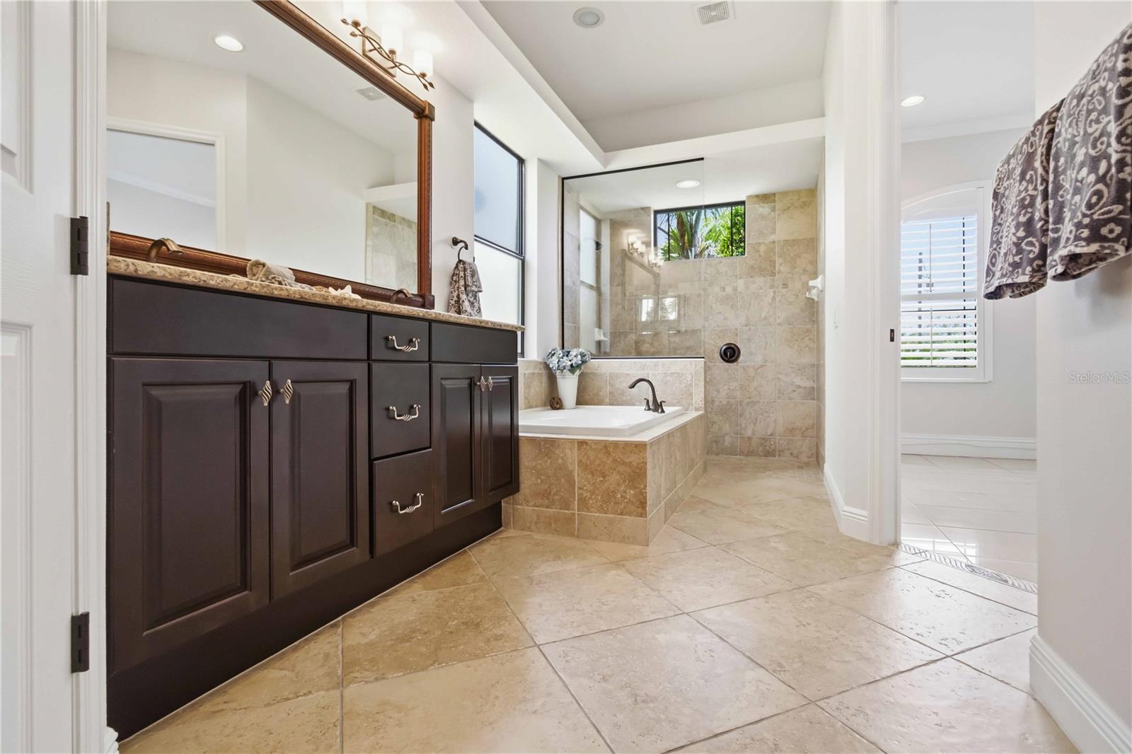 8057 Rio Bella Pl Property Photo 24