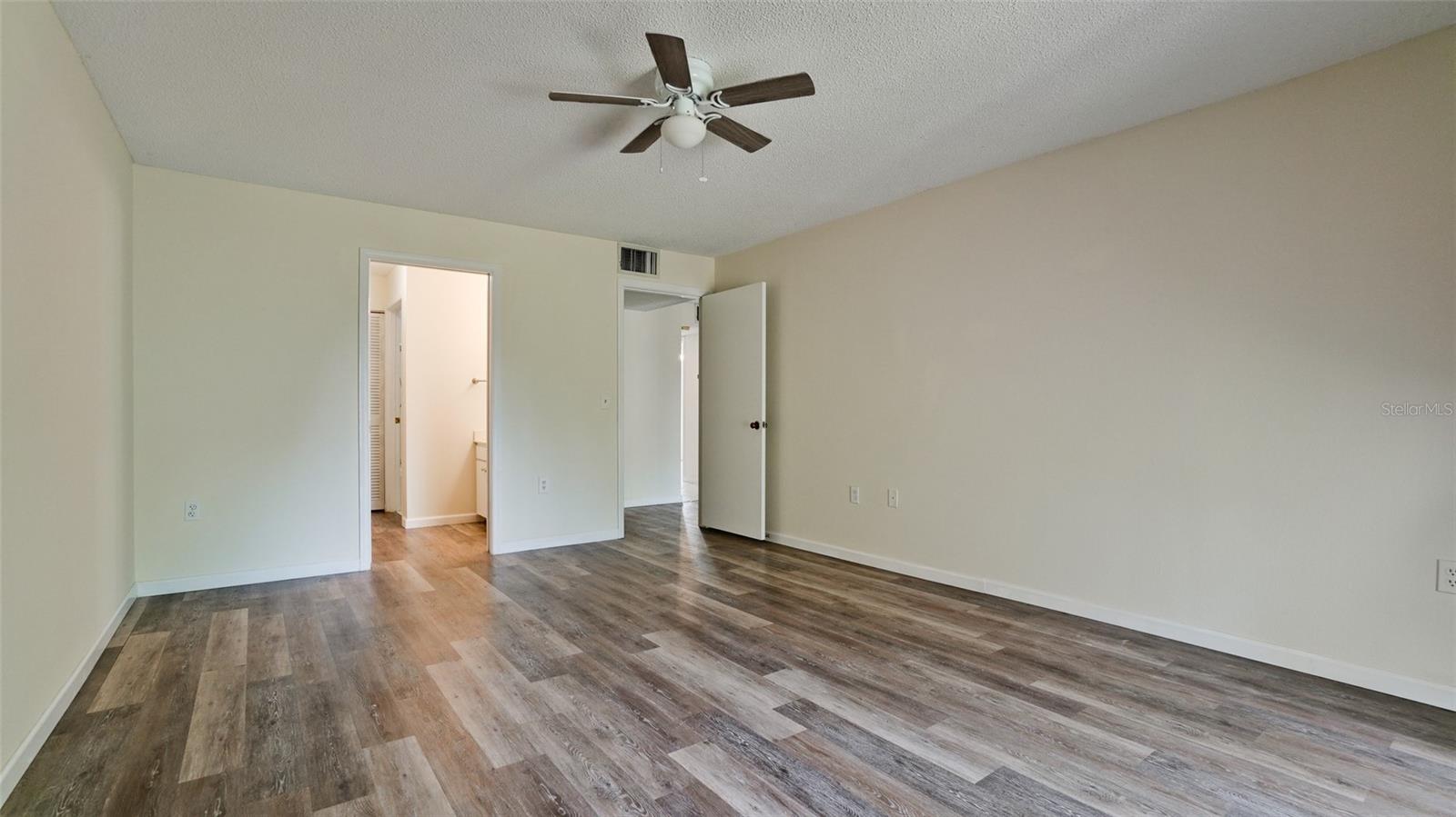 507 Lakeside Dr #507 Property Photo 31