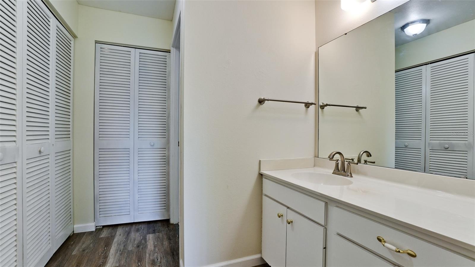 507 Lakeside Dr #507 Property Photo 32