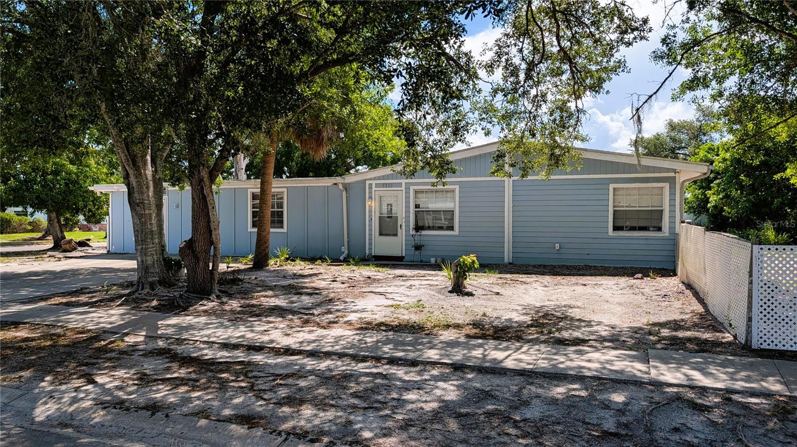 5350 CASTLEMAN DR Property Photo 1