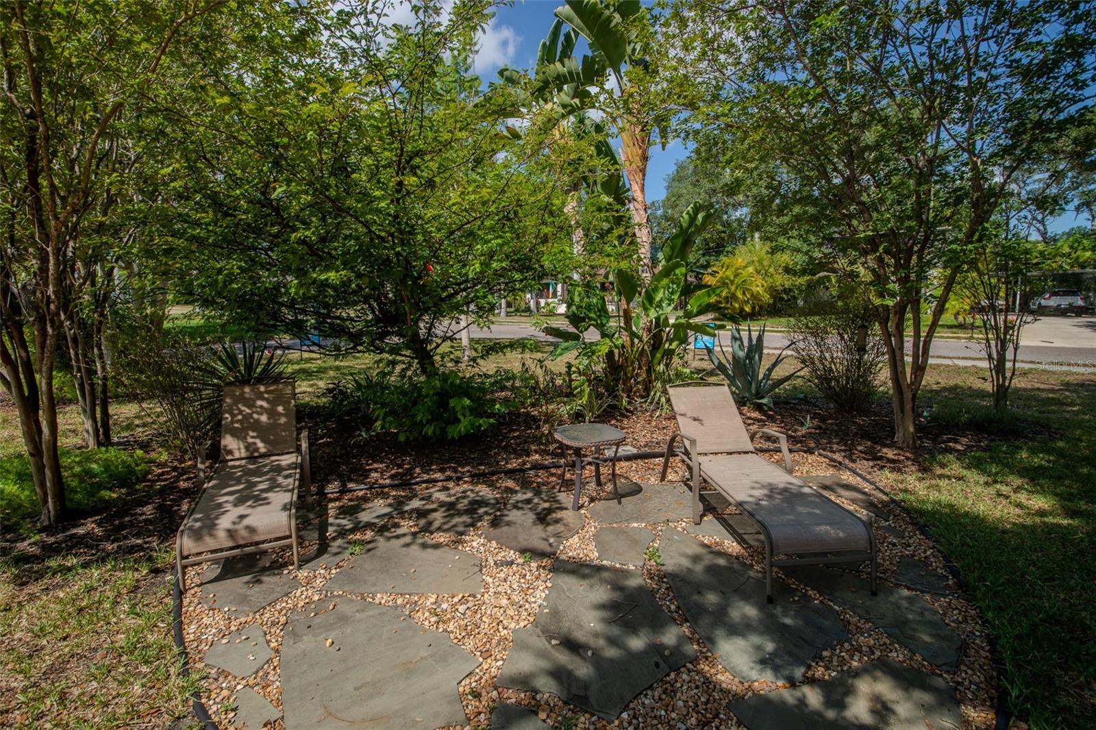 219 24 St W Property Photo 9