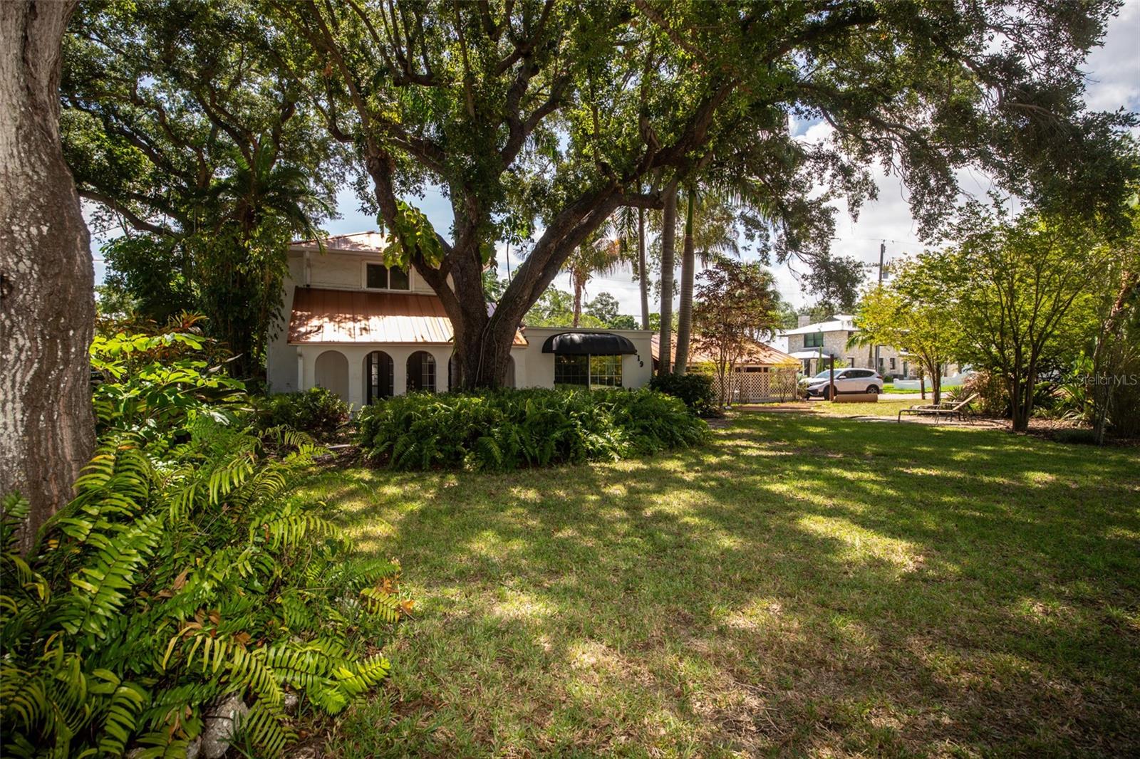 219 24 St W Property Photo 12