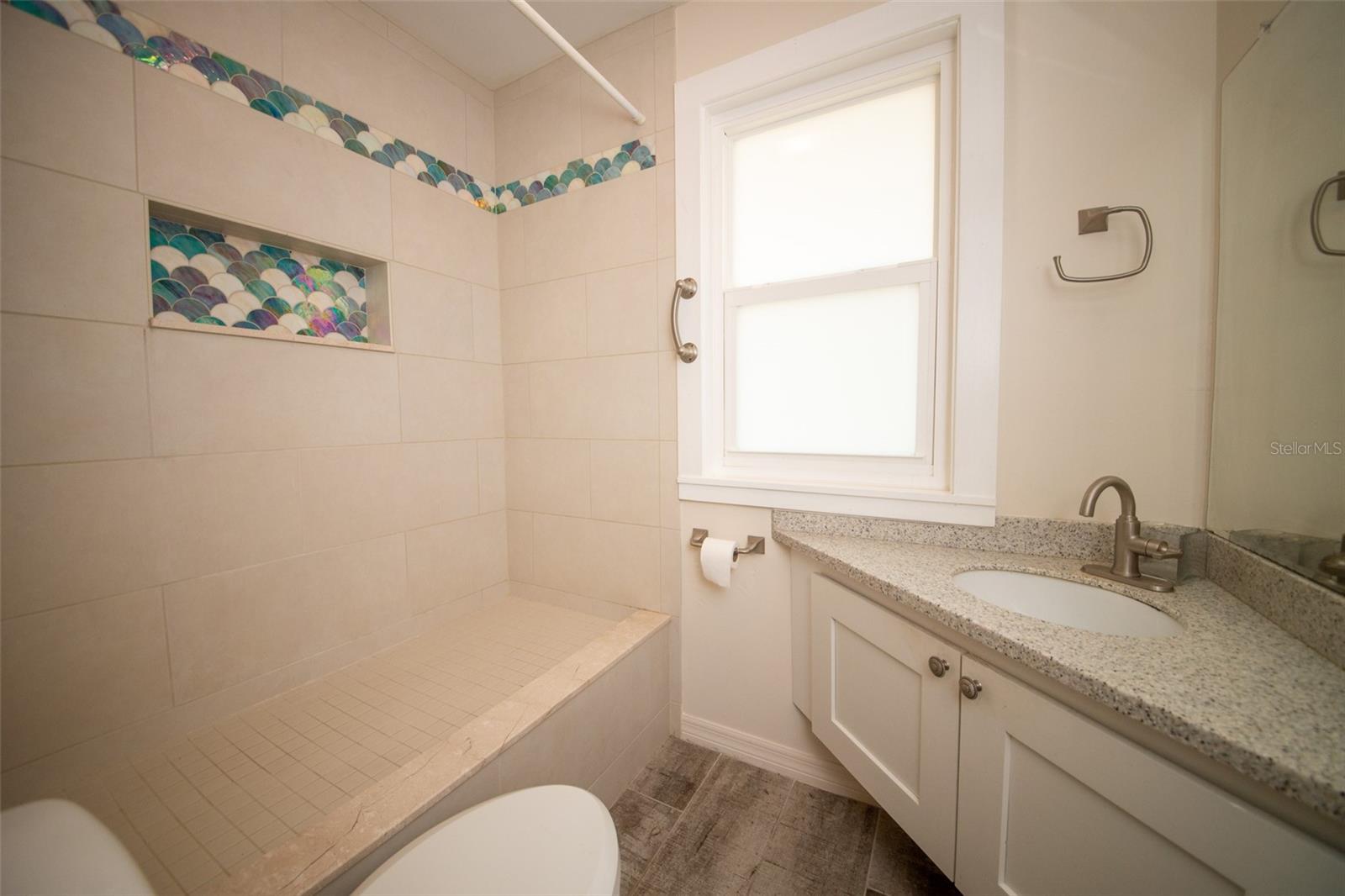 219 24 St W Property Photo 28