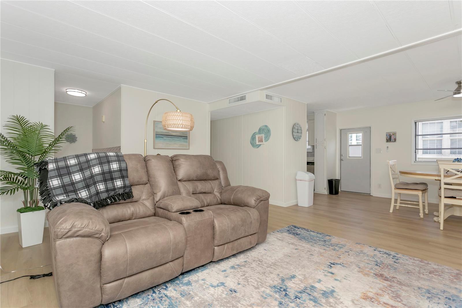 115 White Oak Way Property Photo 37