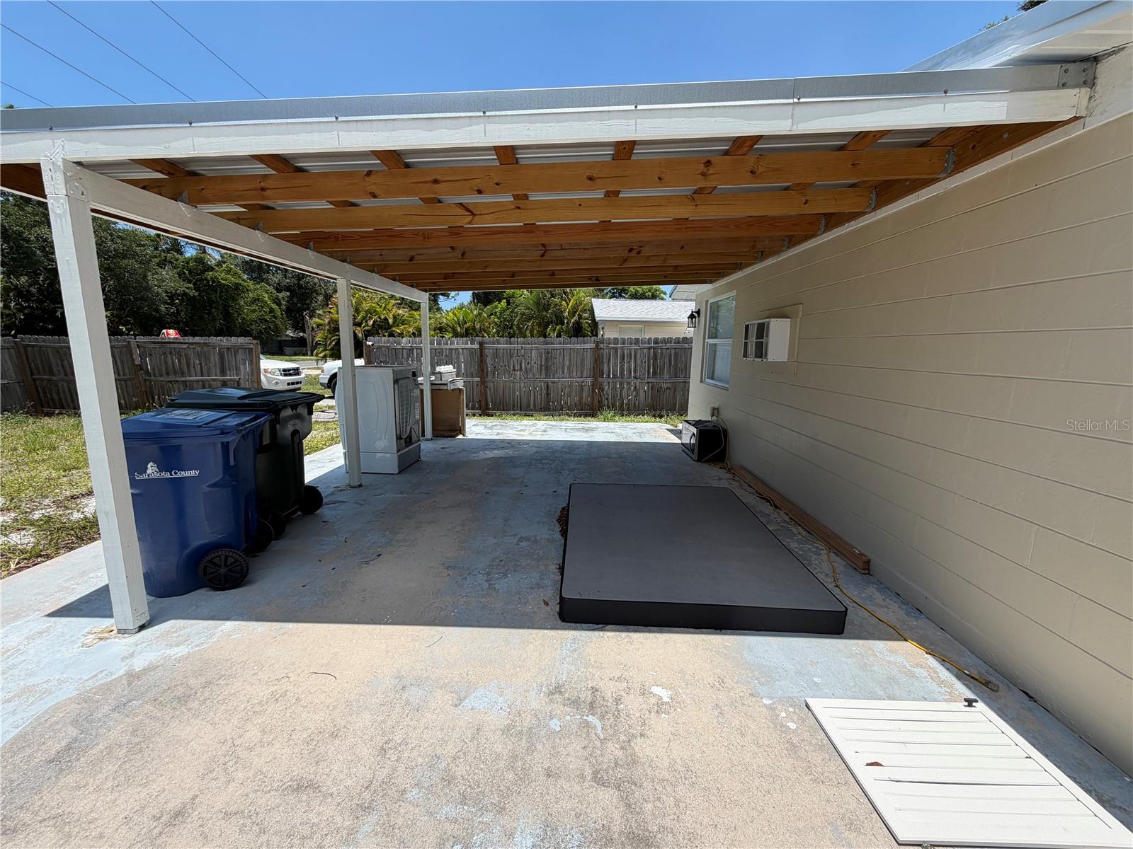 2195 Park Rd Property Photo 3