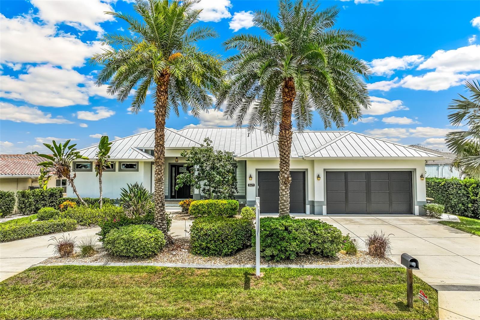 2477 Sierra Ln Property Photo 1