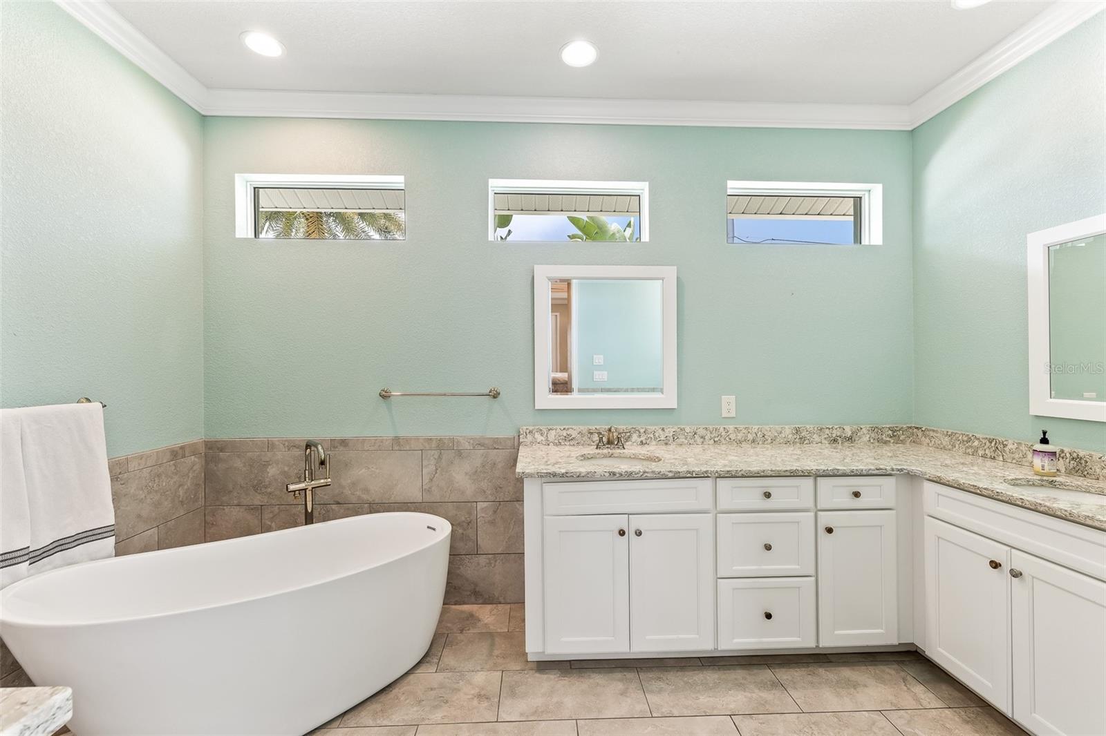2477 Sierra Ln Property Photo 12