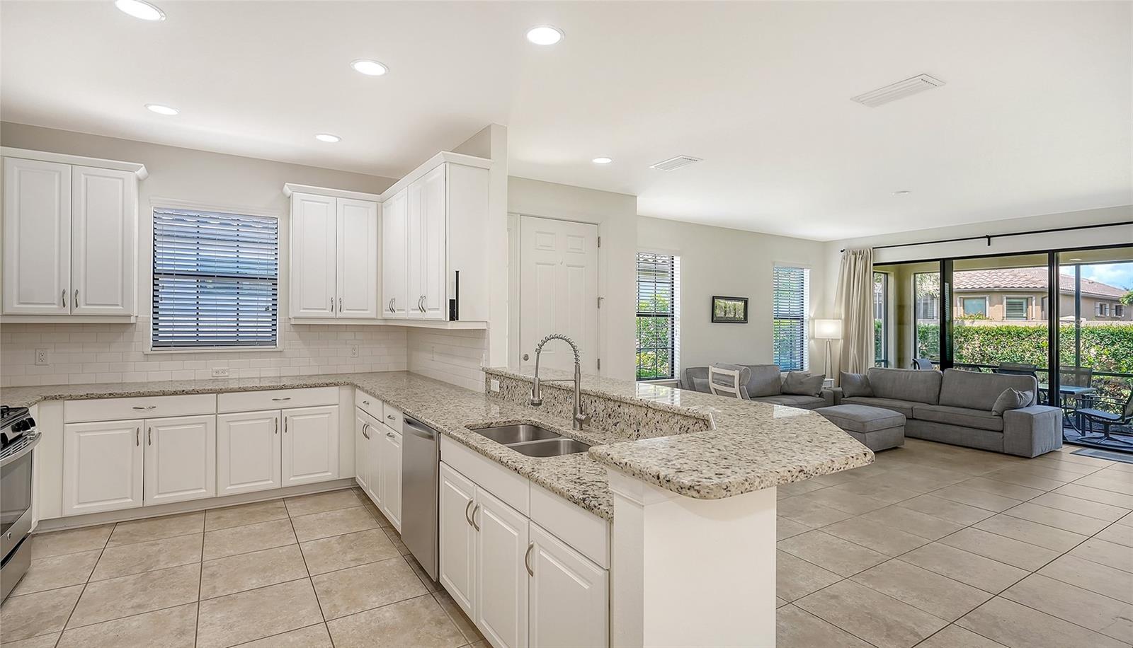 8729 Trattoria Ter Property Photo 13