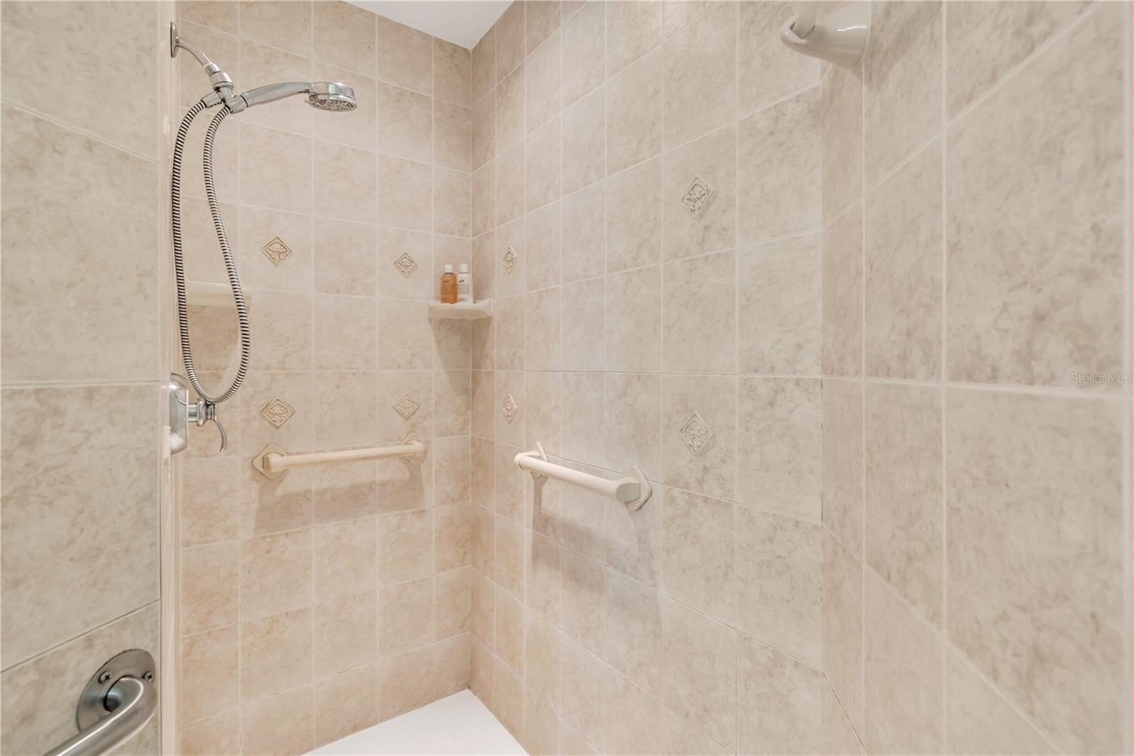 5204 Bouchard Cir #102 Property Photo 24