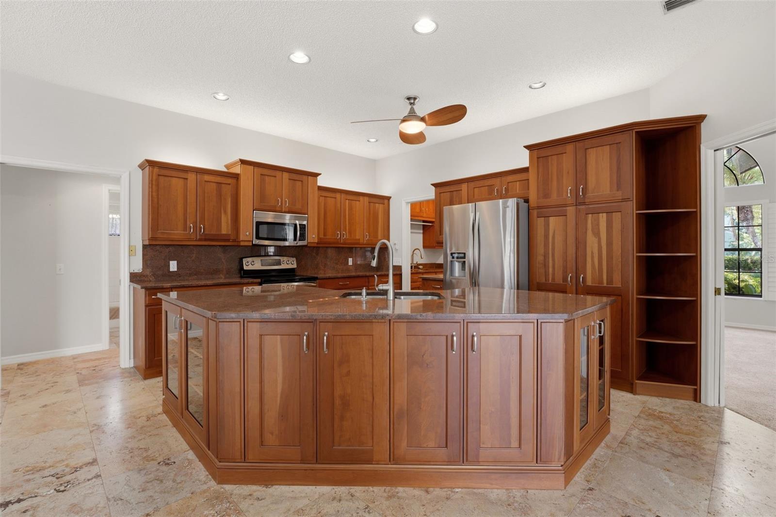 215 Carriage House Ln #215 Property Photo 8