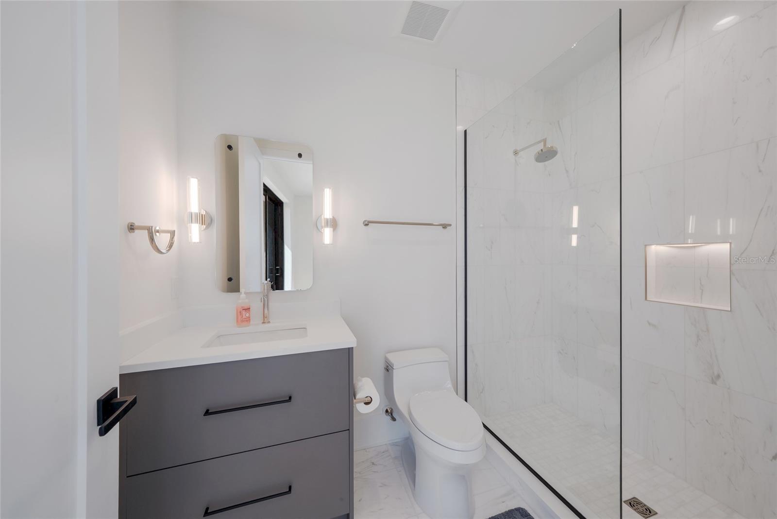 703 S Bay Blvd Property Photo 40
