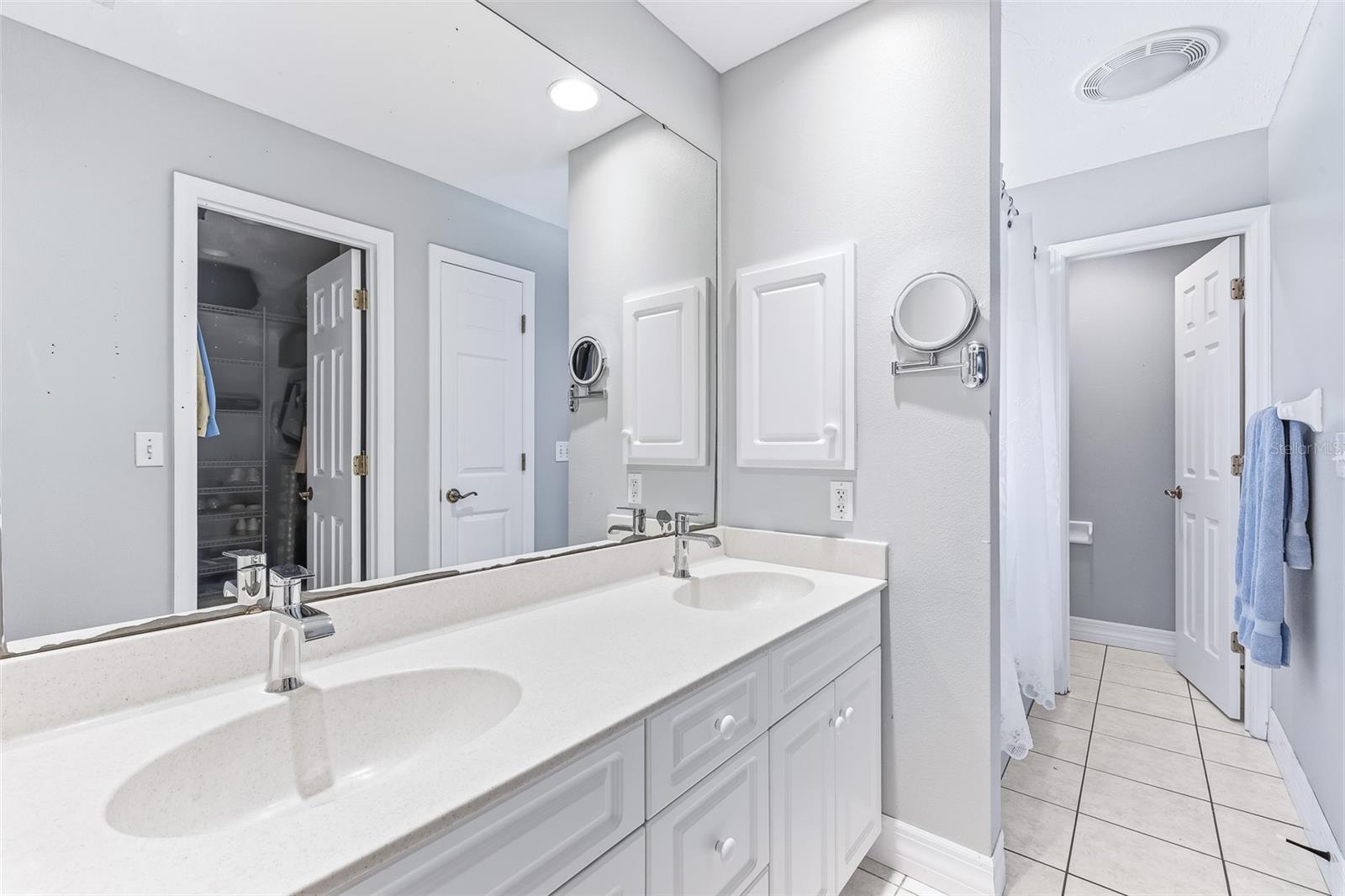 7565 Castle Dr Property Photo 21