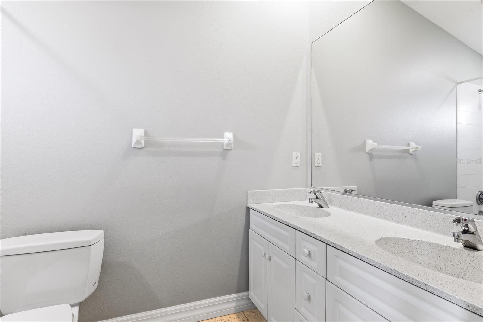 7565 Castle Dr Property Photo 23
