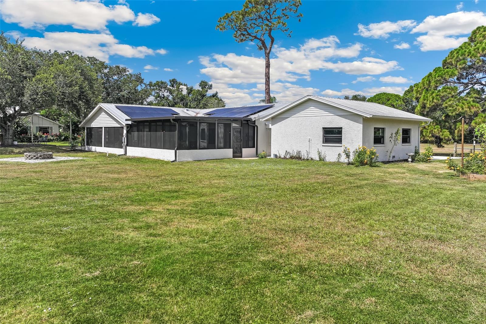 7565 Castle Dr Property Photo 48