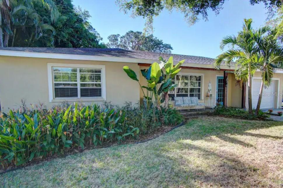 7609 Senrab Dr Property Photo 3