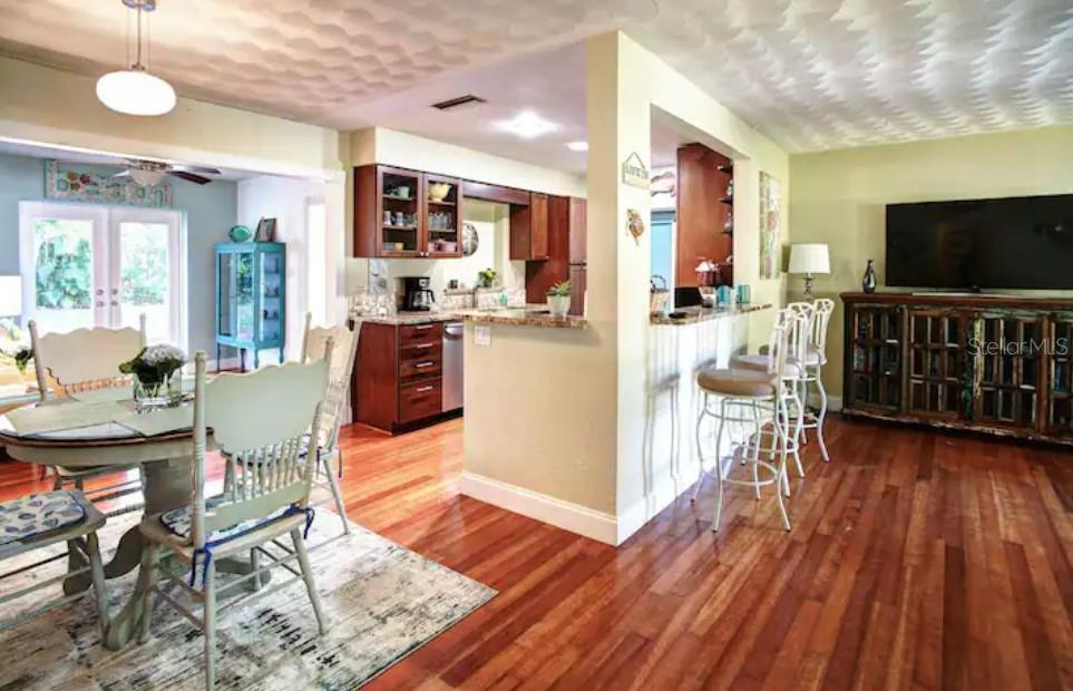 7609 Senrab Dr Property Photo 10