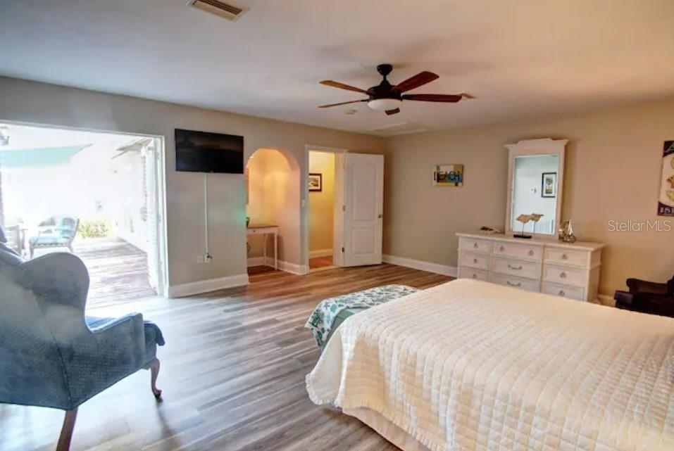 7609 Senrab Dr Property Photo 14