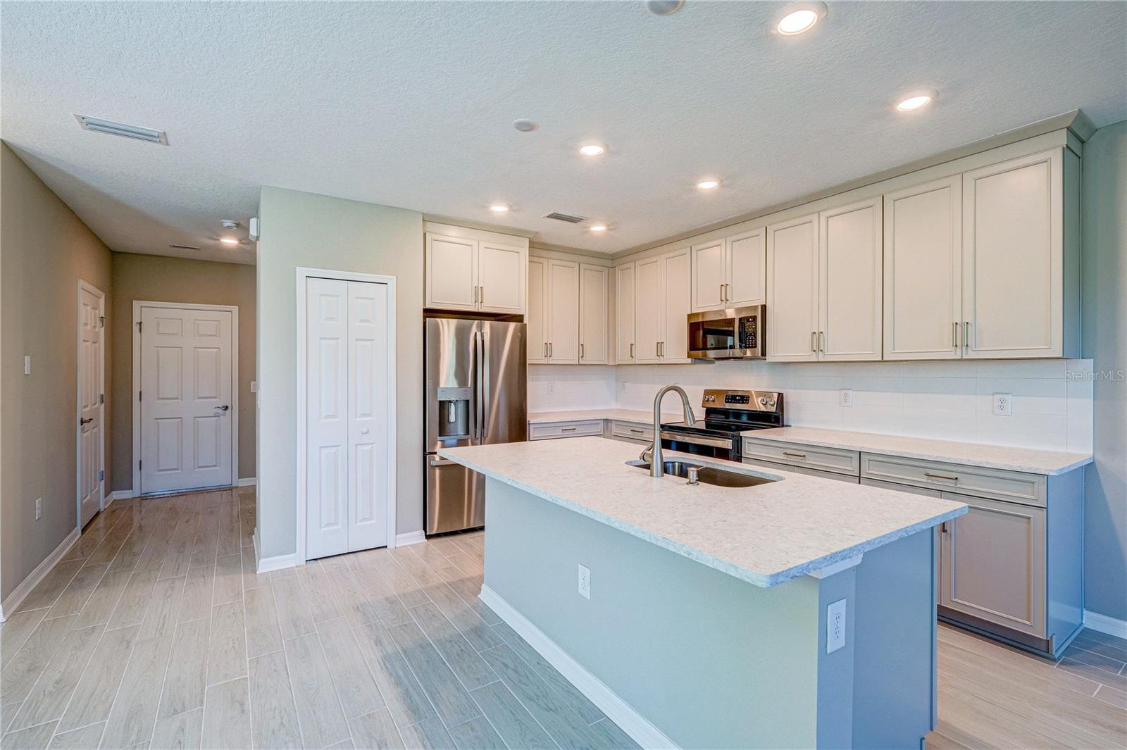 5512 Tripoli Dr Property Photo 3