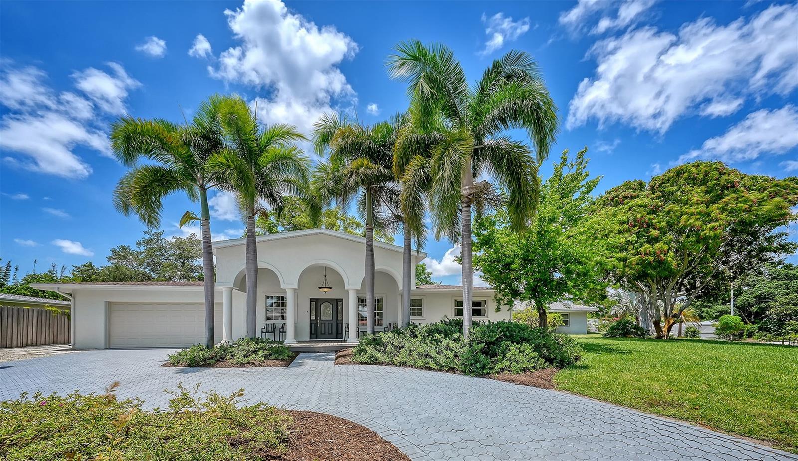 2465 FOSTER LN Property Photo 1