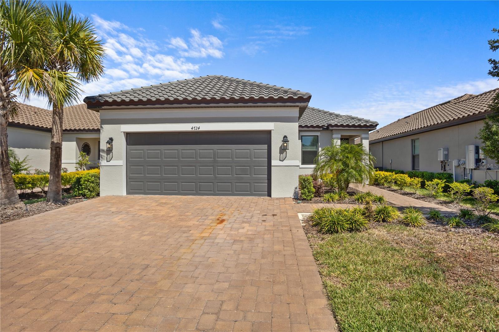 4724 Crestpoint Way Property Photo 3