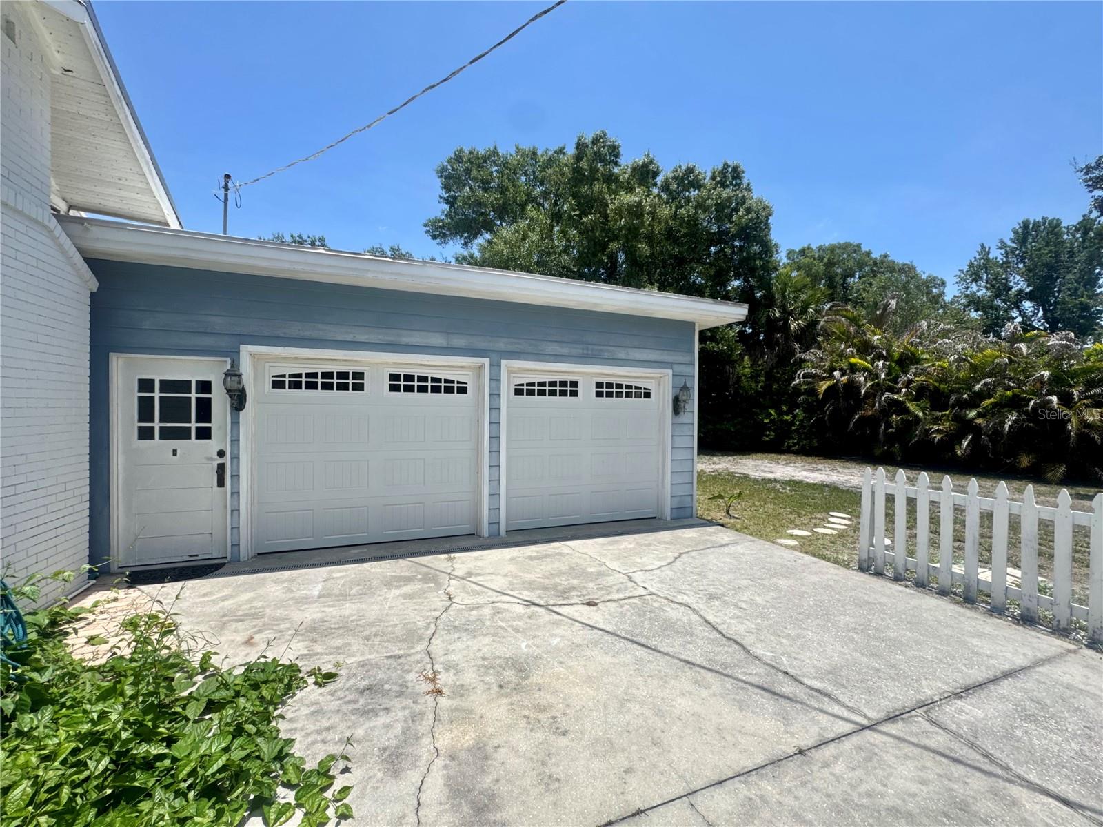 1102 N Arcadia Ave Property Photo 40