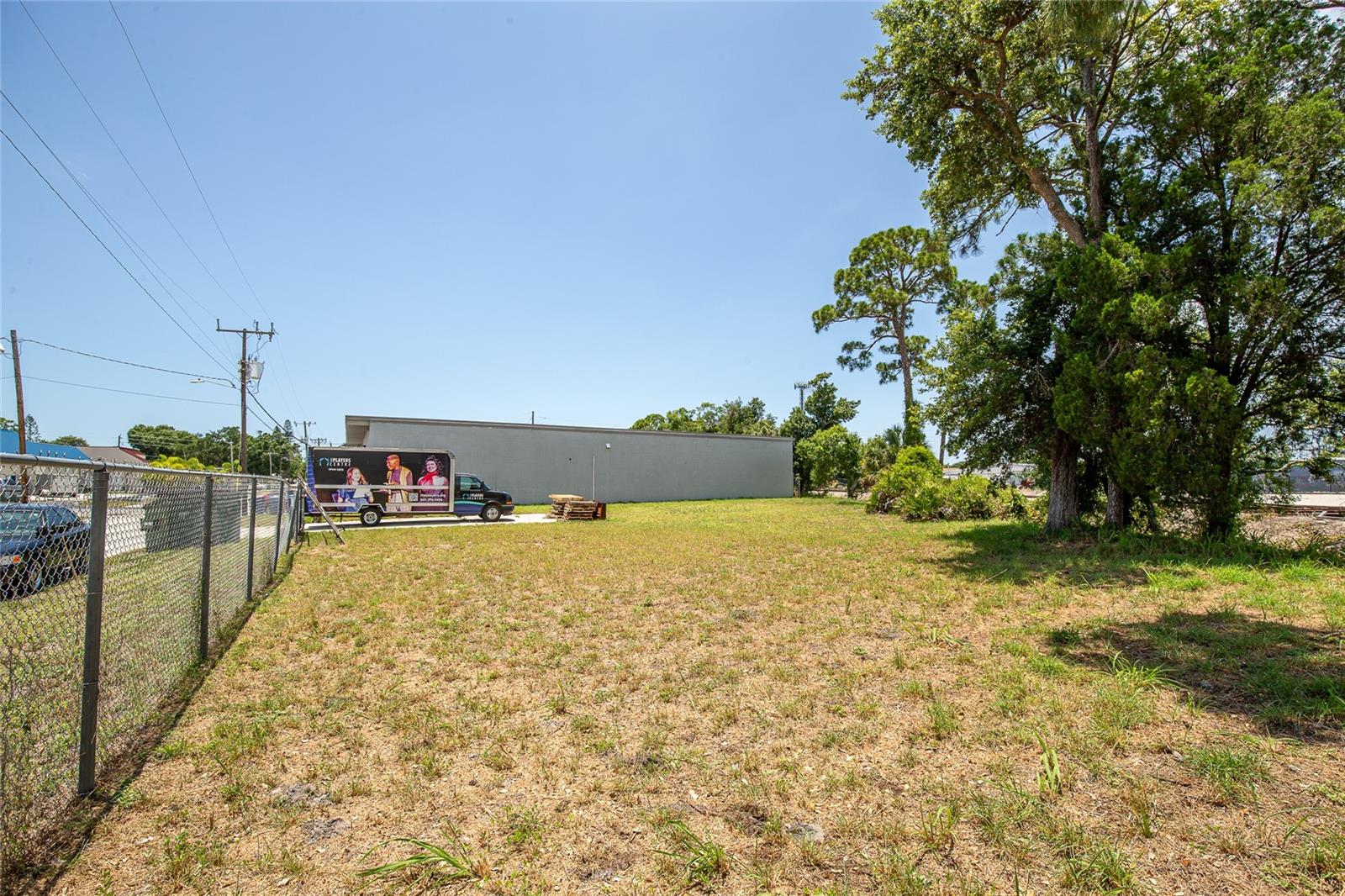 2169 10th St Property Photo 5
