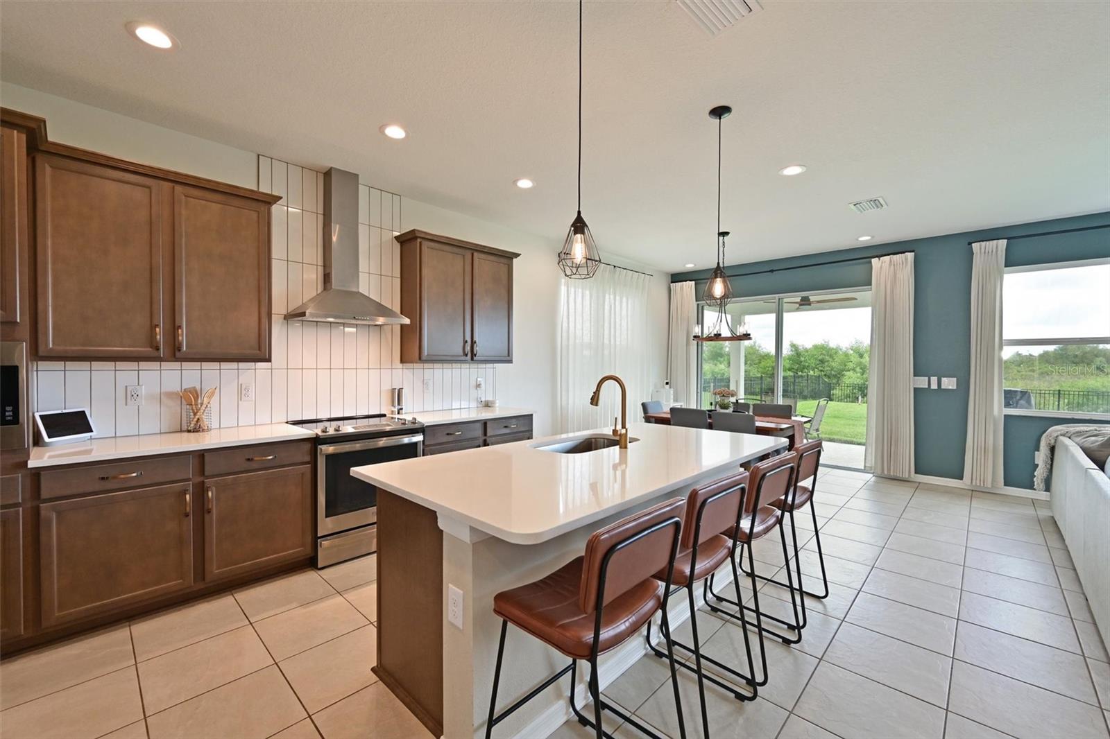 11124 Moonsail Dr Property Photo 5