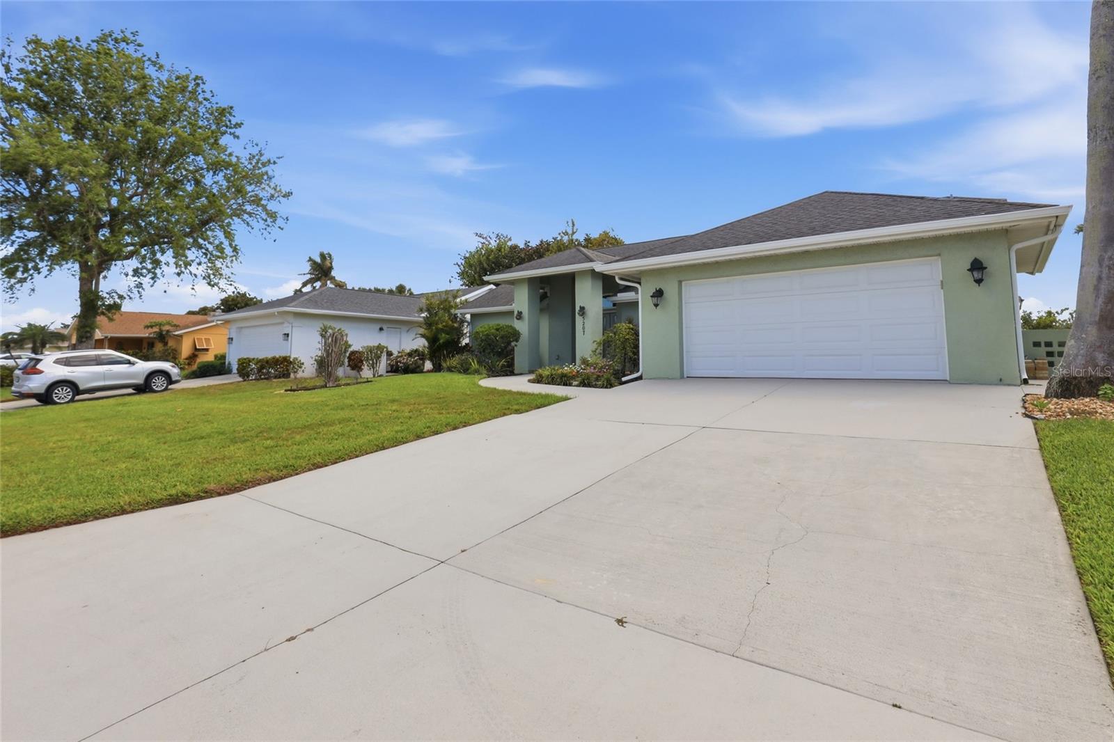 5207 86th Street Ct W Property Photo 3