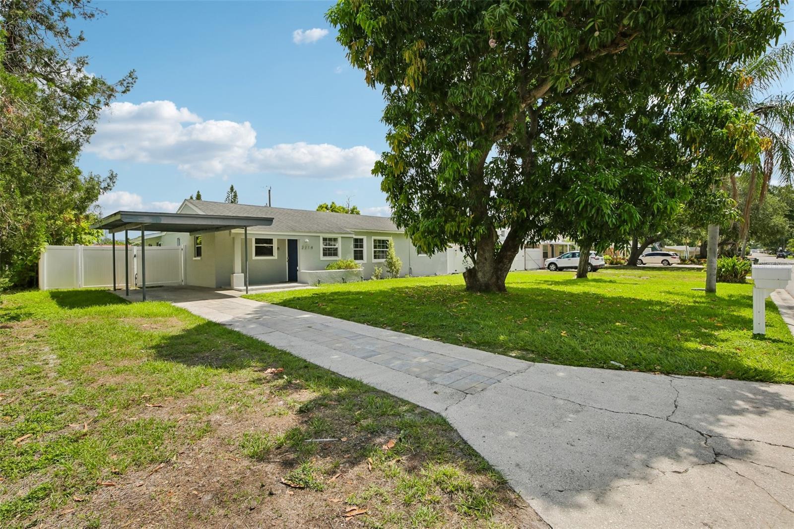 2214 23rd Ave W Property Photo 5