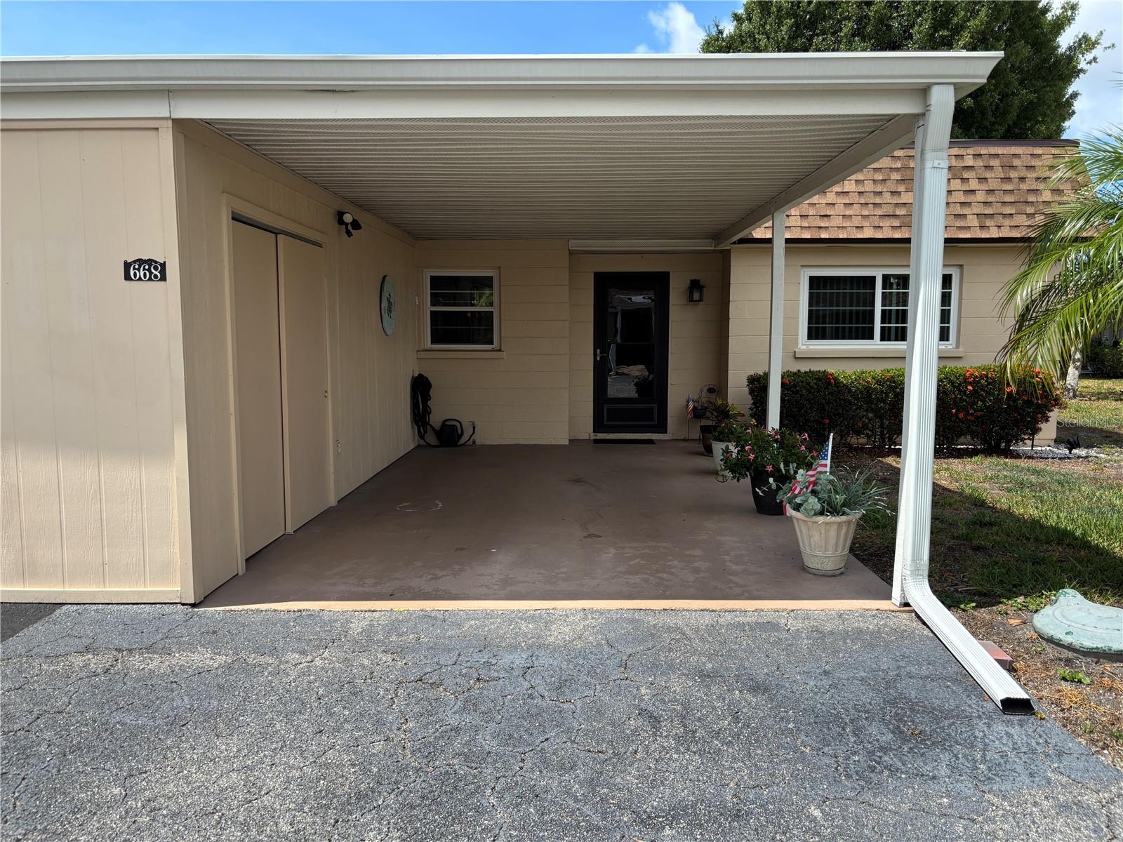 668 Park Cir Property Photo