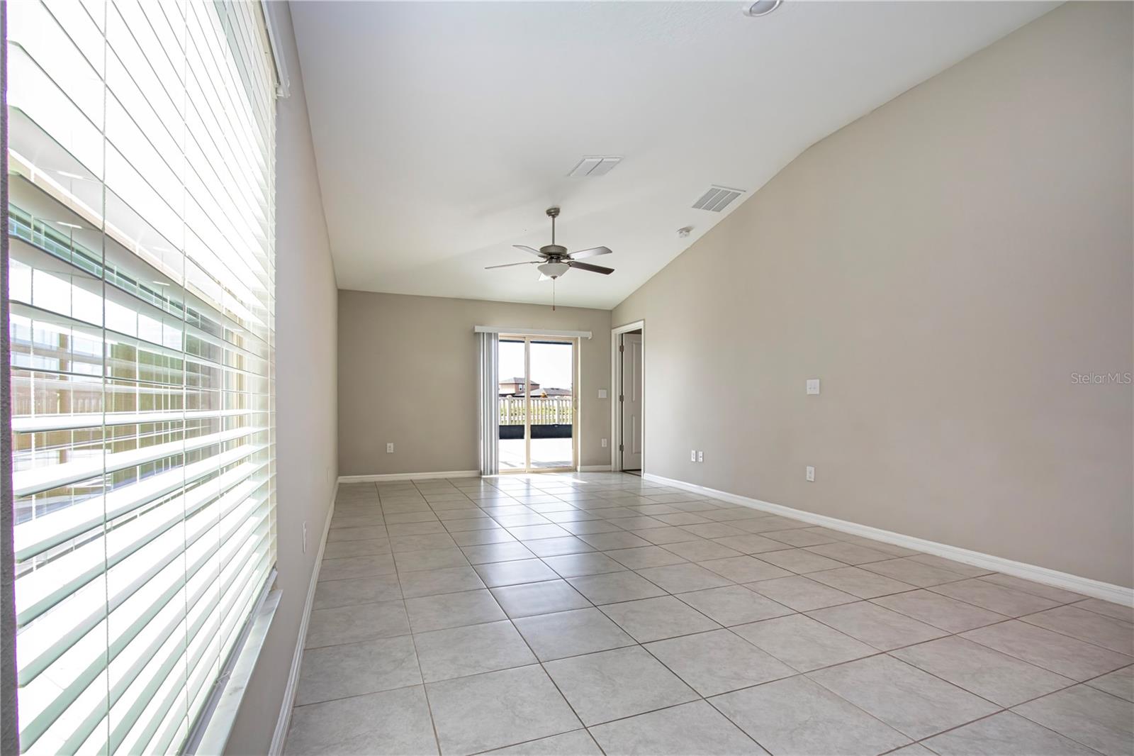 9437 Lemon Drop Loop Property Photo 18