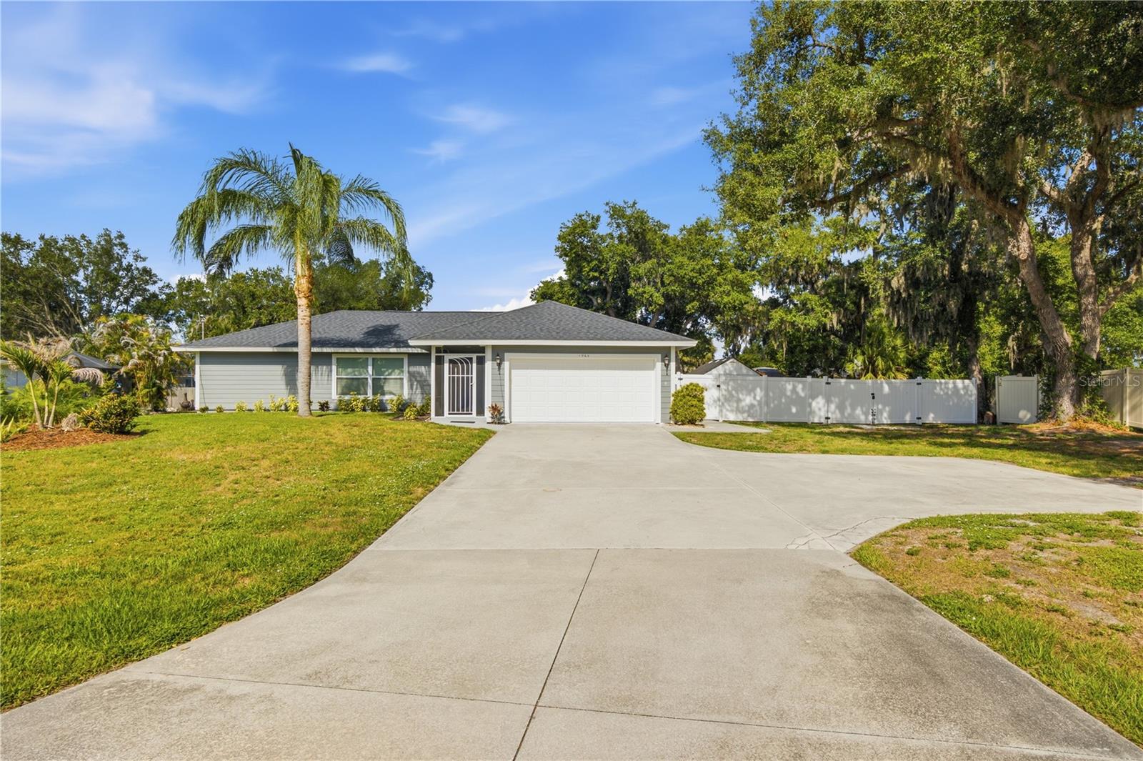1964 Par Pl Property Photo