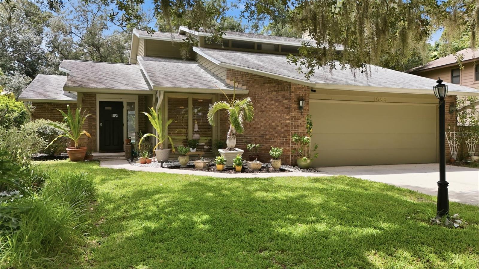 1063 Greystone Ln Property Photo 3