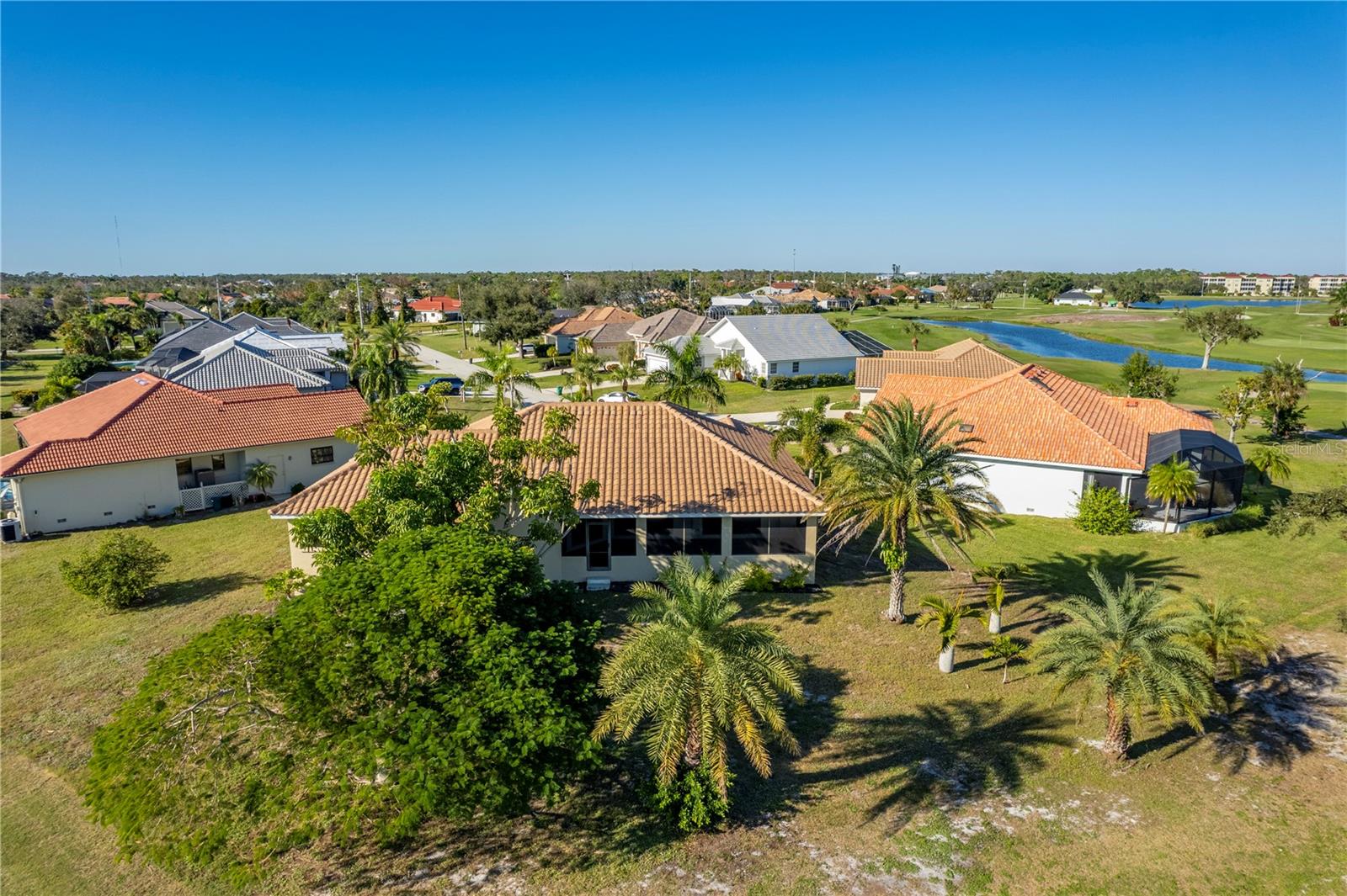 13 Seaward Cir Property Photo 4