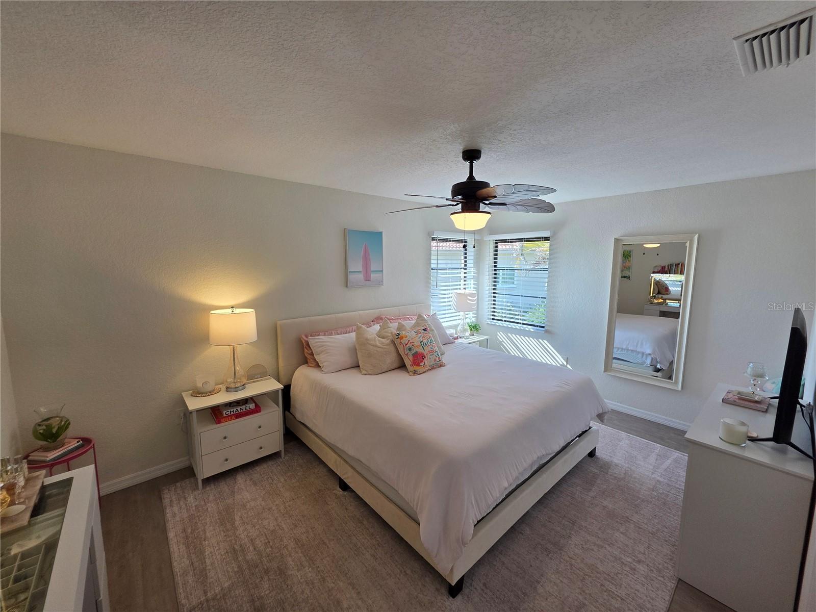13 Seaward Cir Property Photo 8