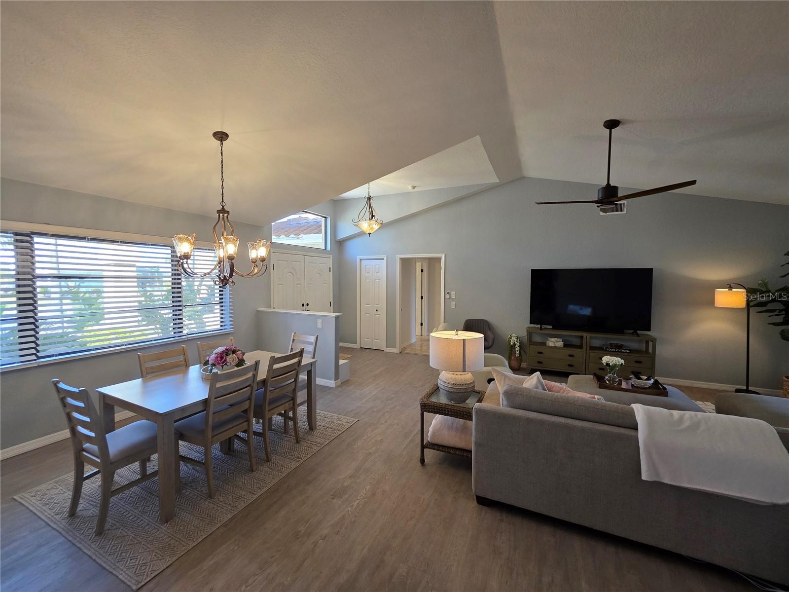 13 Seaward Cir Property Photo 15