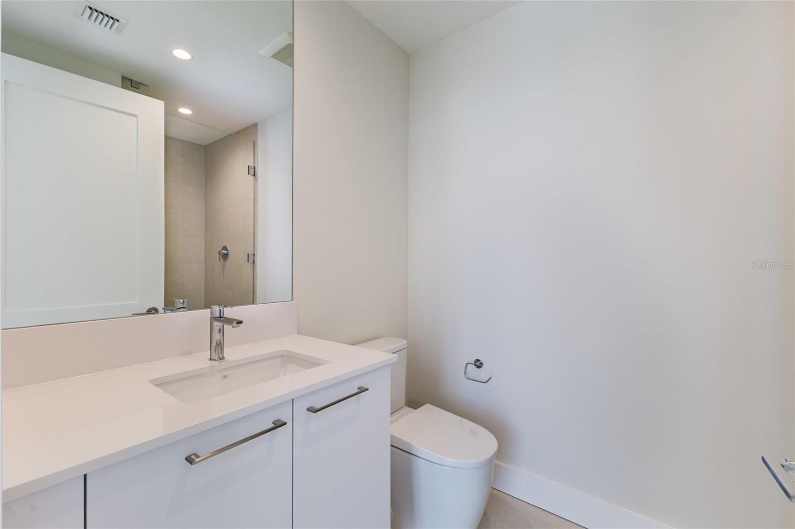 275 1st Ave S #3908 Property Photo 21