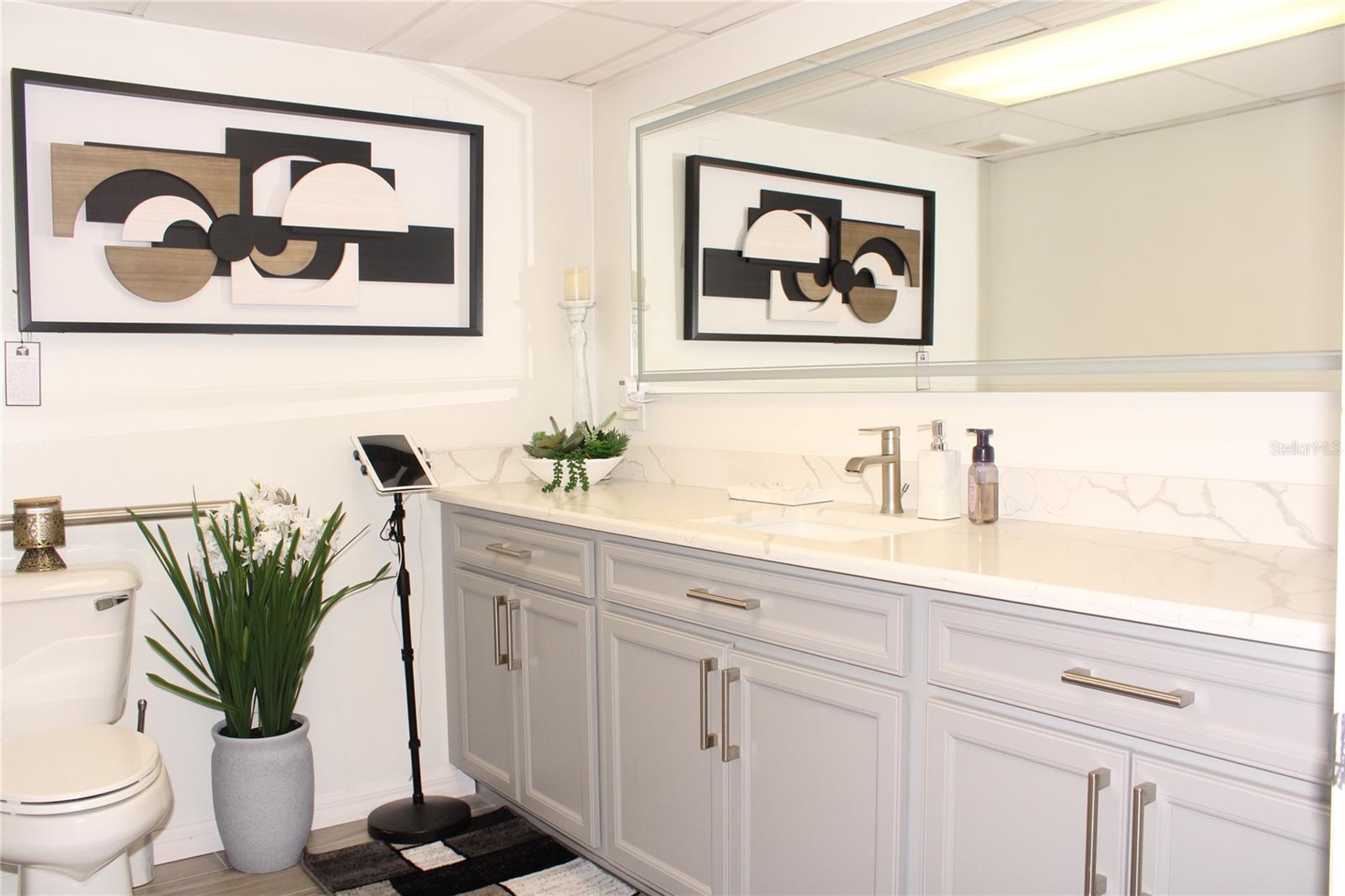 418 S Tamiami Trl #e3 Property Photo 21