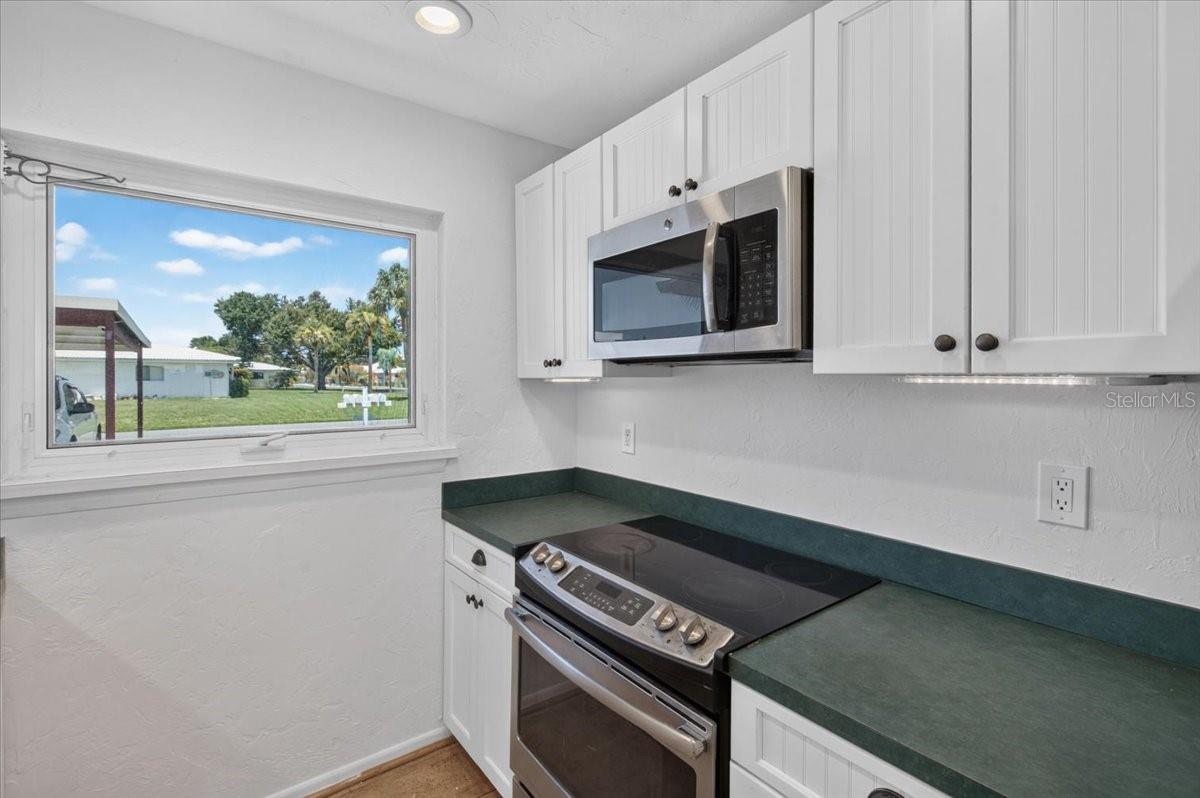 166 Circlewood Dr #101 Property Photo 10