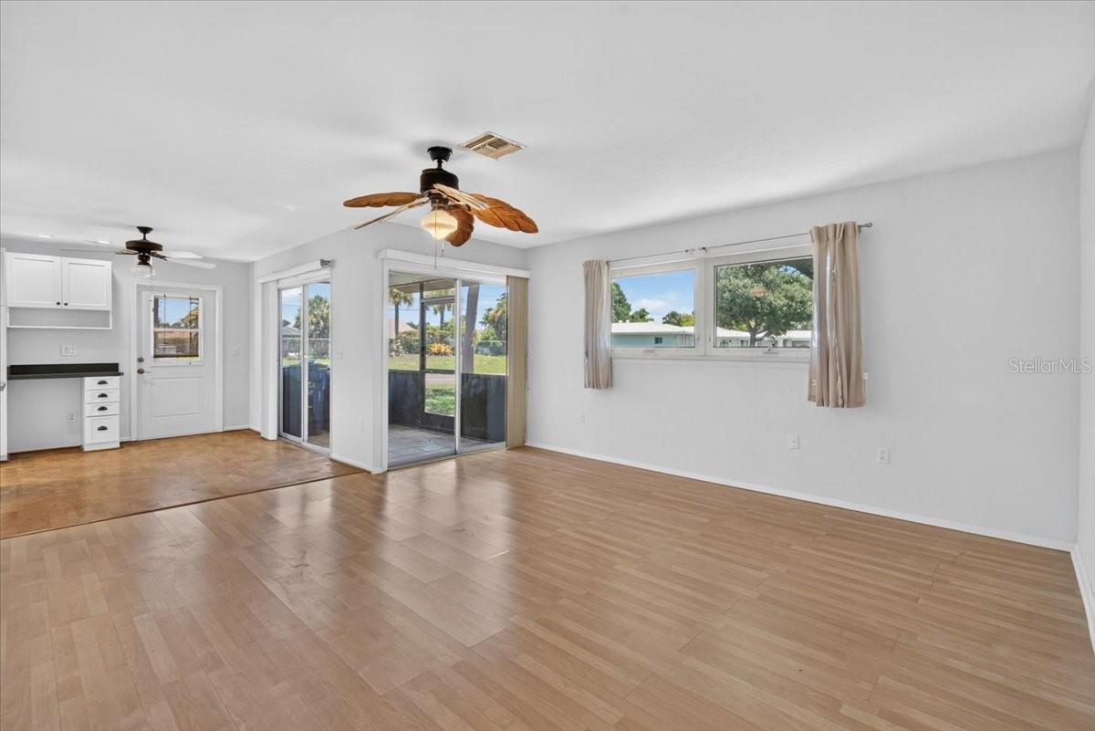 166 Circlewood Dr #101 Property Photo 13