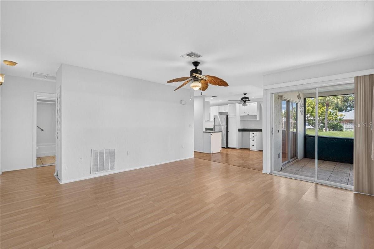 166 Circlewood Dr #101 Property Photo 14