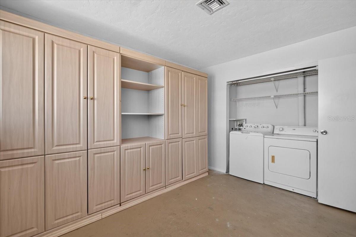 166 Circlewood Dr #101 Property Photo 24