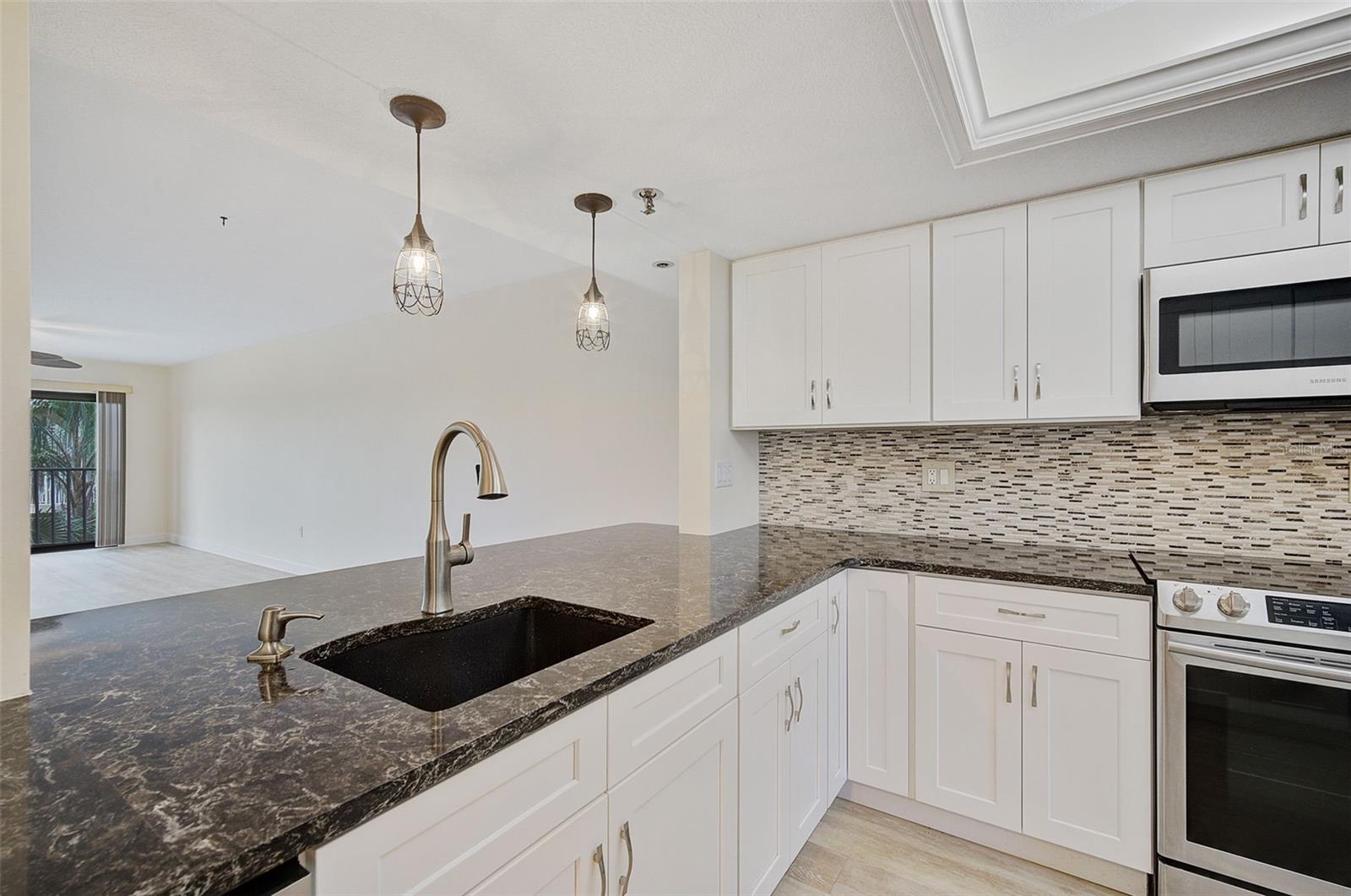 7204 Jessie Harbor Dr #7204 Property Photo 5