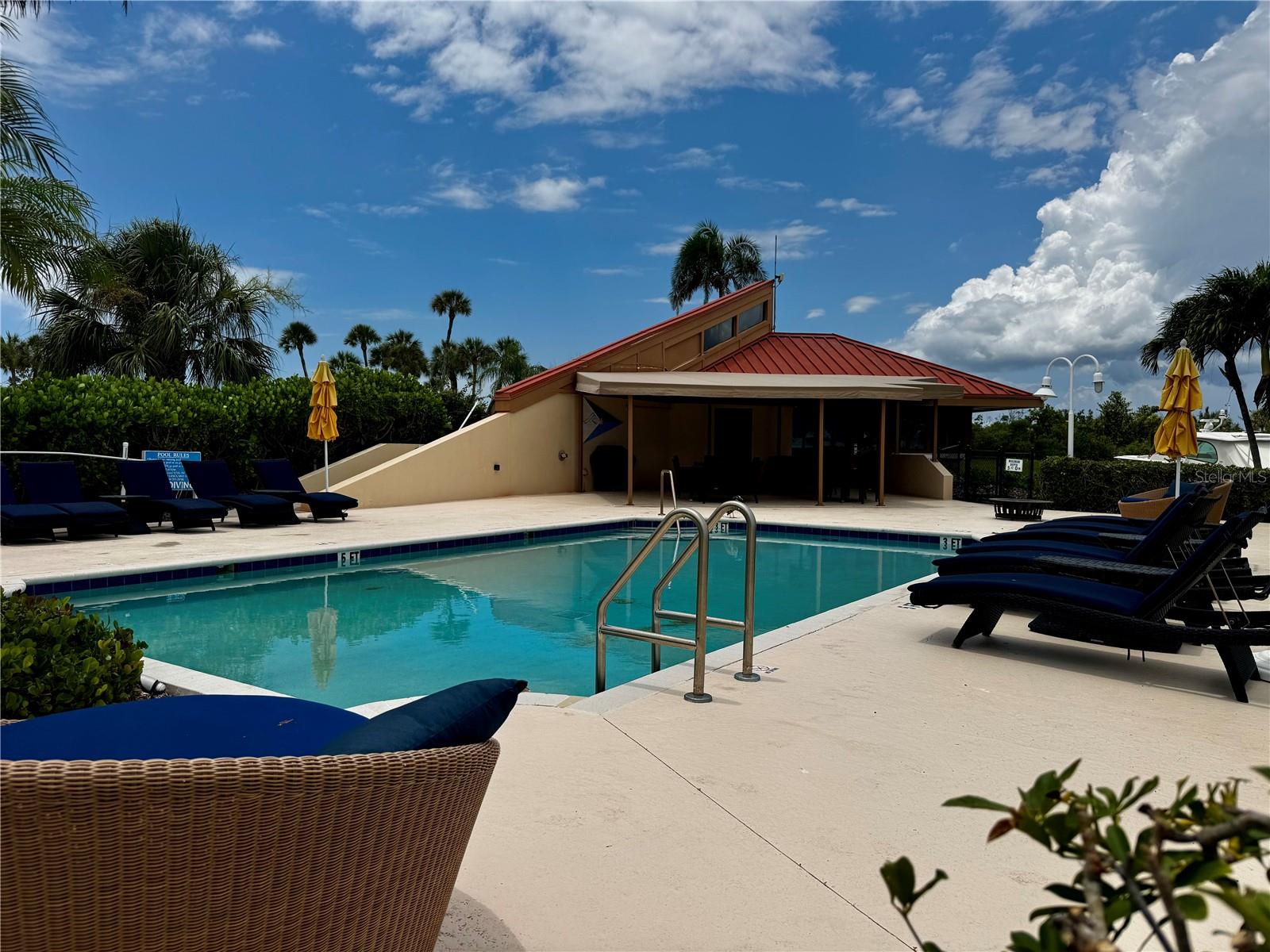 2600 Harbourside Dr #c11 Property Photo 4