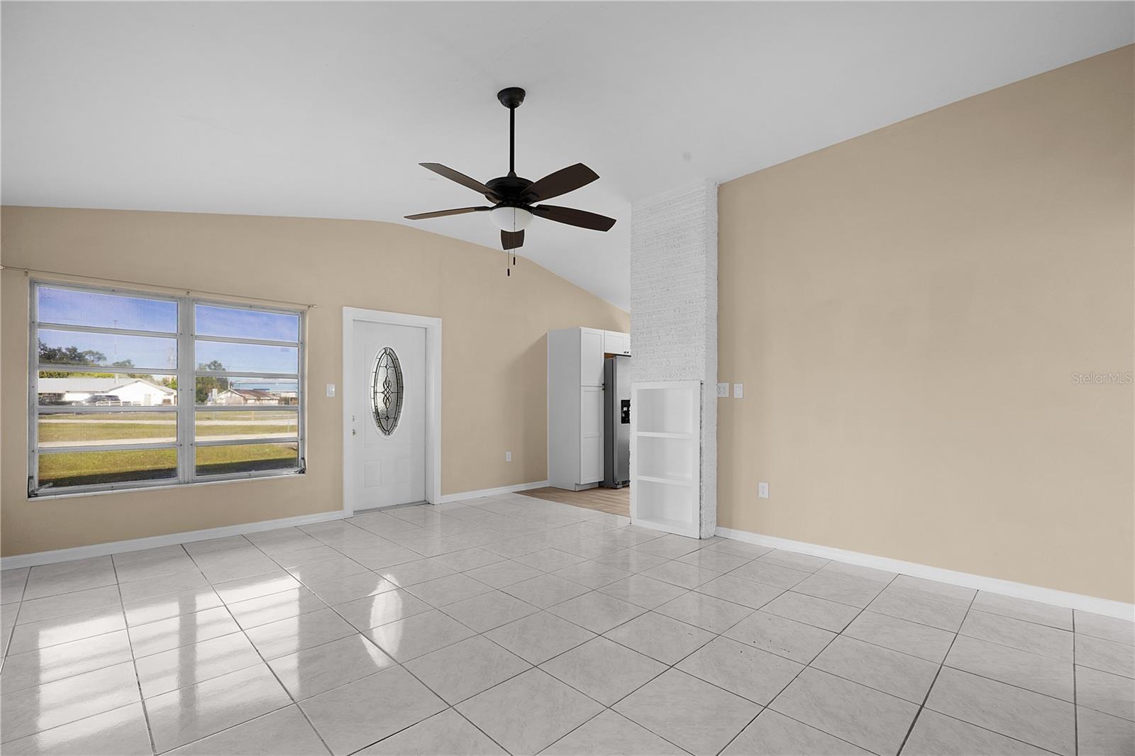 275 Lakeview Dr Property Photo 5