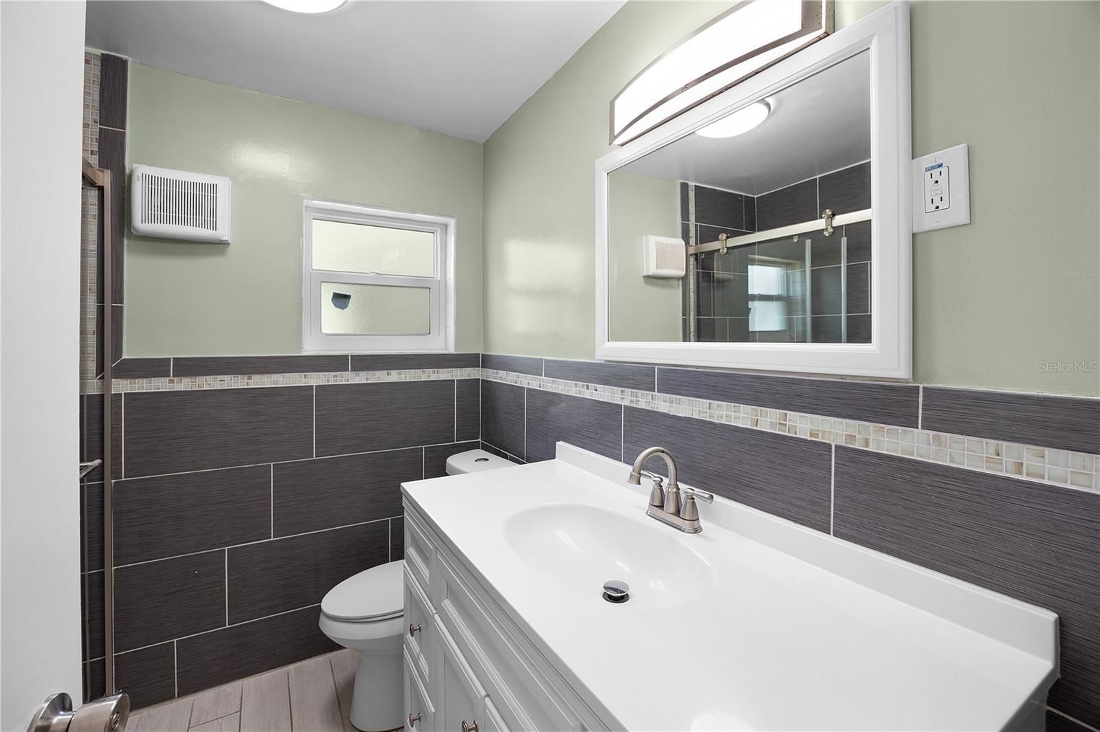 275 Lakeview Dr Property Photo 8