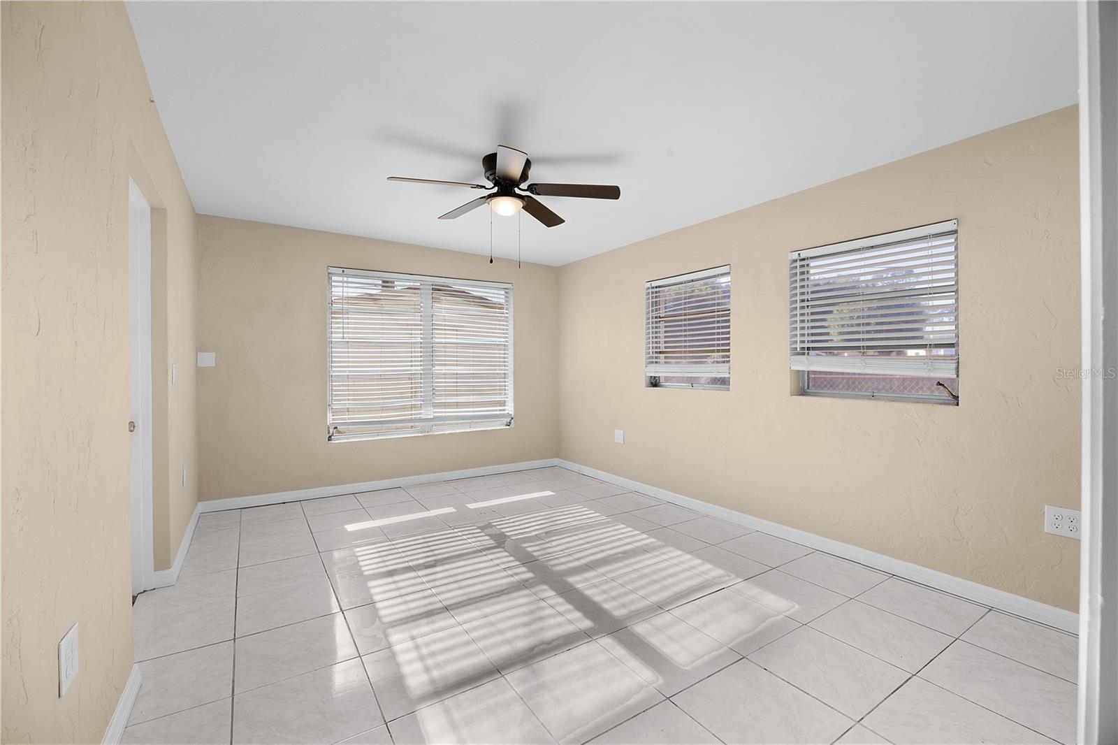 275 Lakeview Dr Property Photo 9