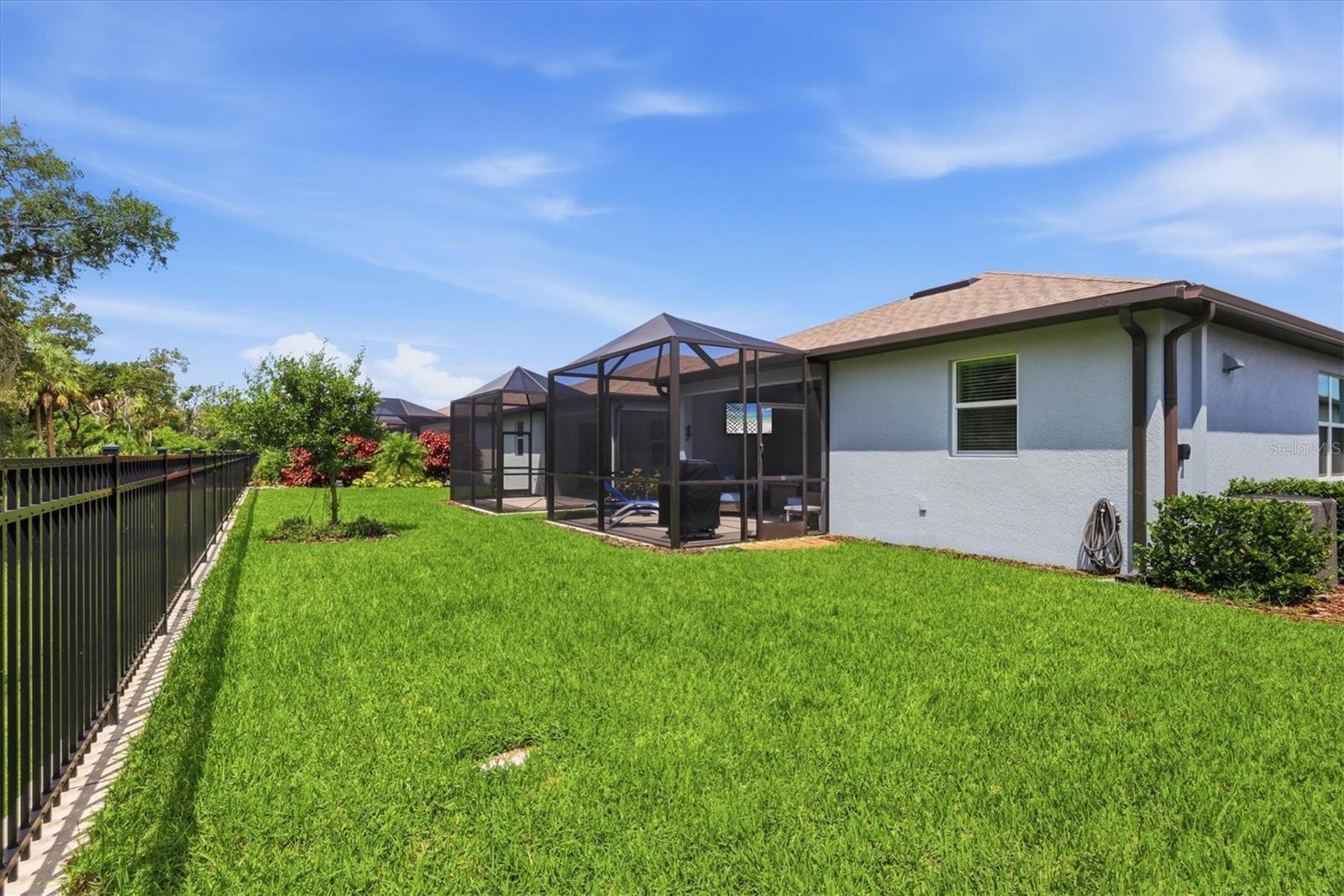 9289 Ballaster Pointe Loop Property Photo 38