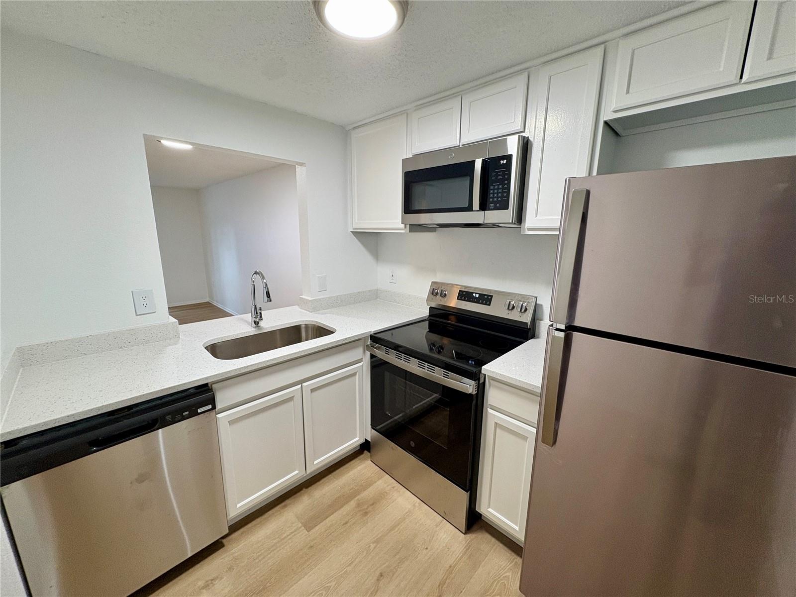308 57th Avenue Dr E #a Property Photo 3